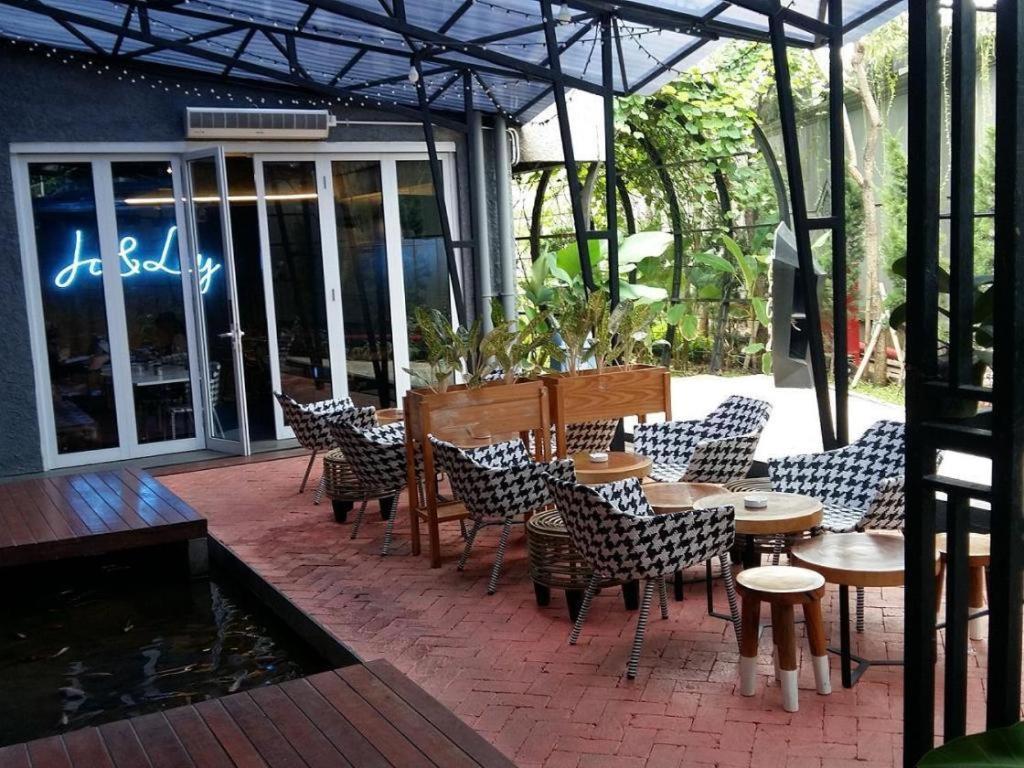 Couleur Hotel Cengkareng Jakarta Exterior photo